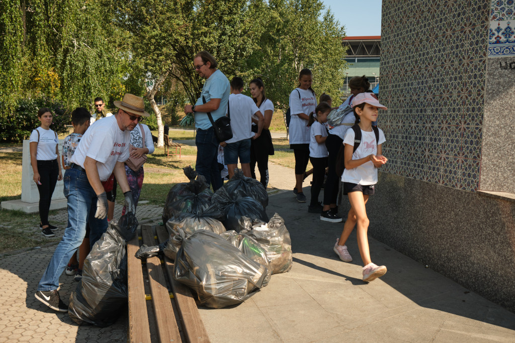 Bosnie : 800 bénévoles, 30 tonnes de déchets